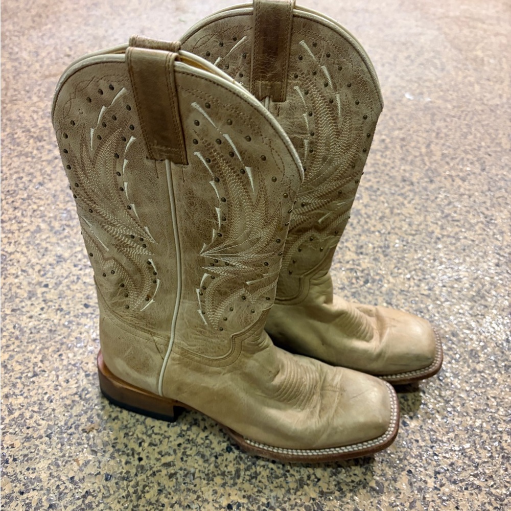 Shyanne Leather Western Boots in Tan - Picture 2 of 10